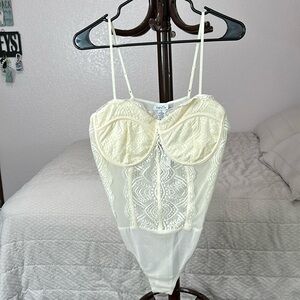 New lace body suit XL